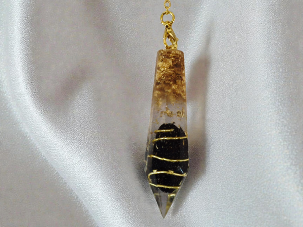 Pendule artisanal orgonite tourmaline noire